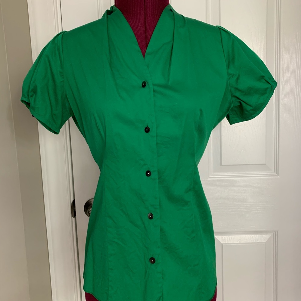 Ladies emerald green shirt/blouse, size M.
